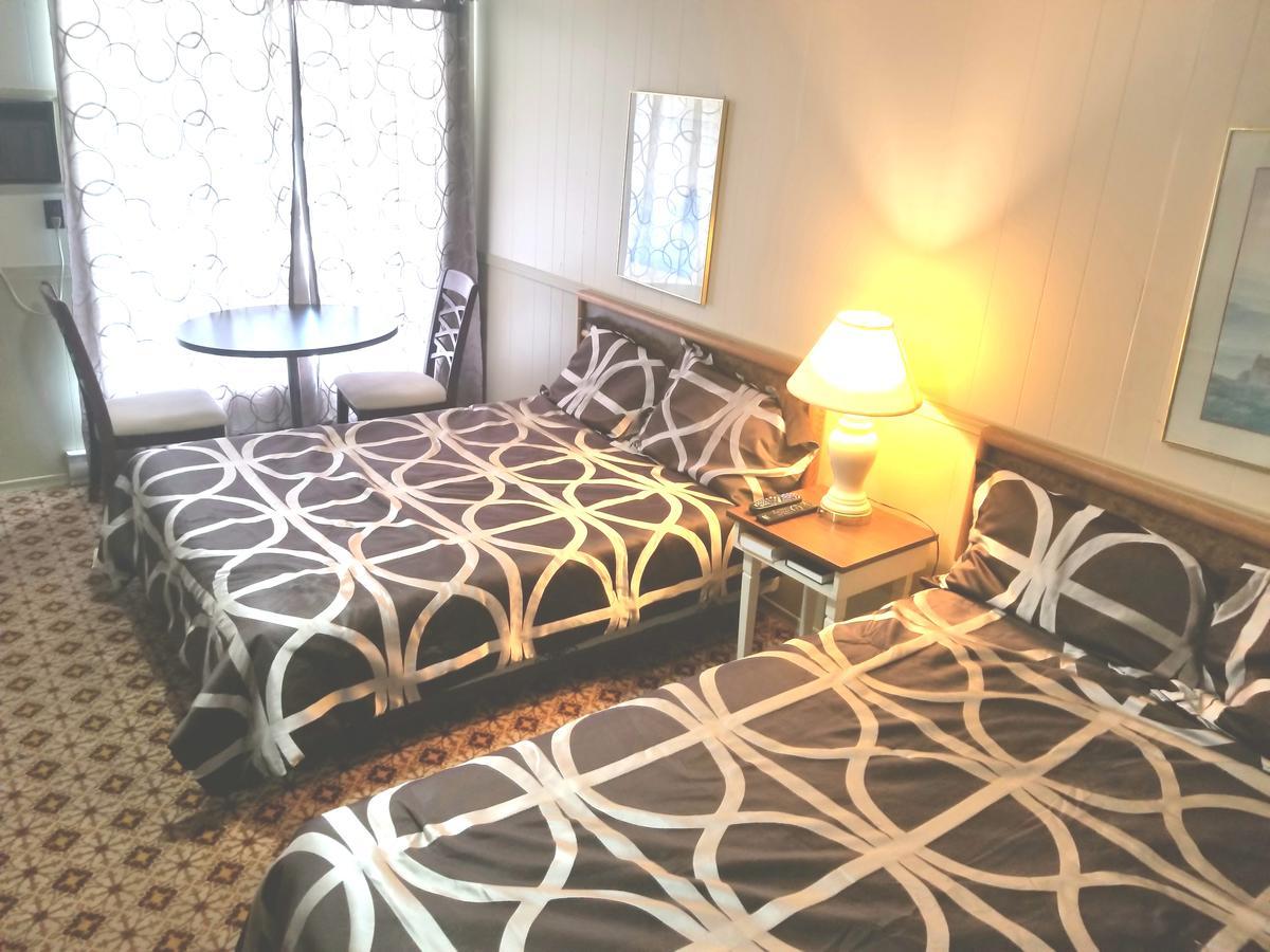 Twin Oaks Motel Orono Ngoại thất bức ảnh
