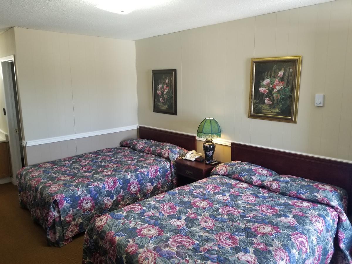 Twin Oaks Motel Orono Ngoại thất bức ảnh