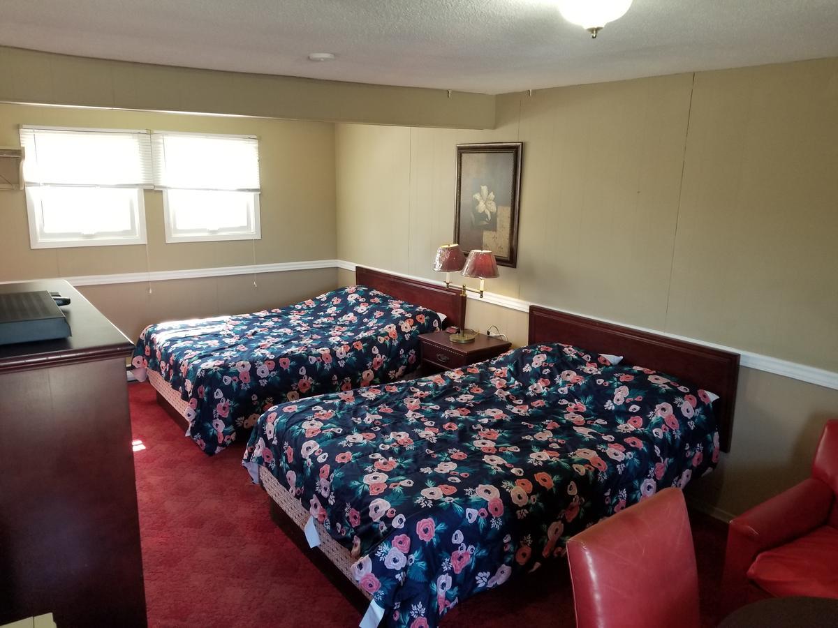 Twin Oaks Motel Orono Ngoại thất bức ảnh